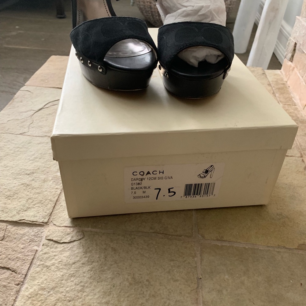 Shoes - Picture 3 of 6